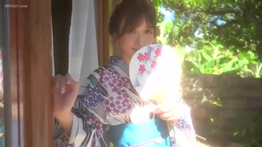 室内 · 角色扮演 · 微笑 · 床 · 女仆装 · 跨坐 · 下体 · 撩裙露点