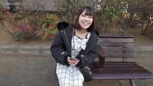 运动服 · 户外 · 开心 · 并排站立 · 头带 · 搭肩行走 · 非色情动漫