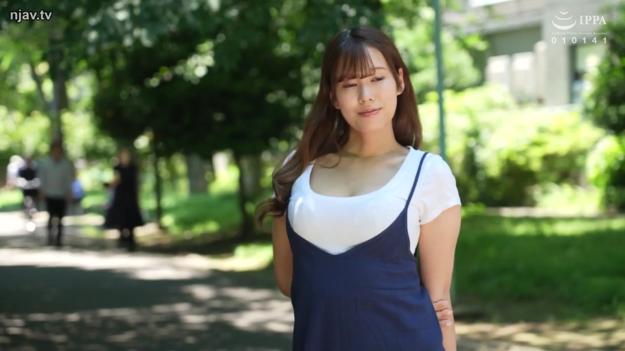 性行为 · 沙发 · 靠垫 · 否 · 裸露 · 高潮 · 抬腿仰卧 · 短款背心