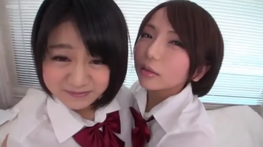 室内 · 微笑 · 面部特写 · 凝视 · JK制服 · 双人 · 并排