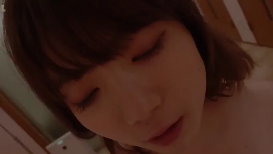 室内 · 全裸 · 口交 · 面部特写 · 昏暗 · 俯视 · 动情