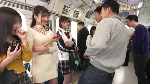 Playing with phone · Smile · rely on · 群像 · Train carriage · 针织裙 · 多人 · 吊环