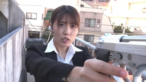 角色扮演 · 西装 · 愤怒 · 手枪 · 天台 · 威胁 · 瞄准 · 枪械