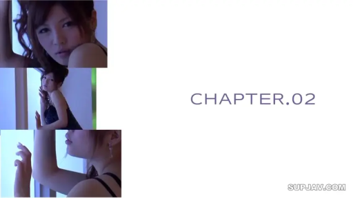 Indoor · Close-up of the face · 黑色吊带裙 · 侧身靠墙