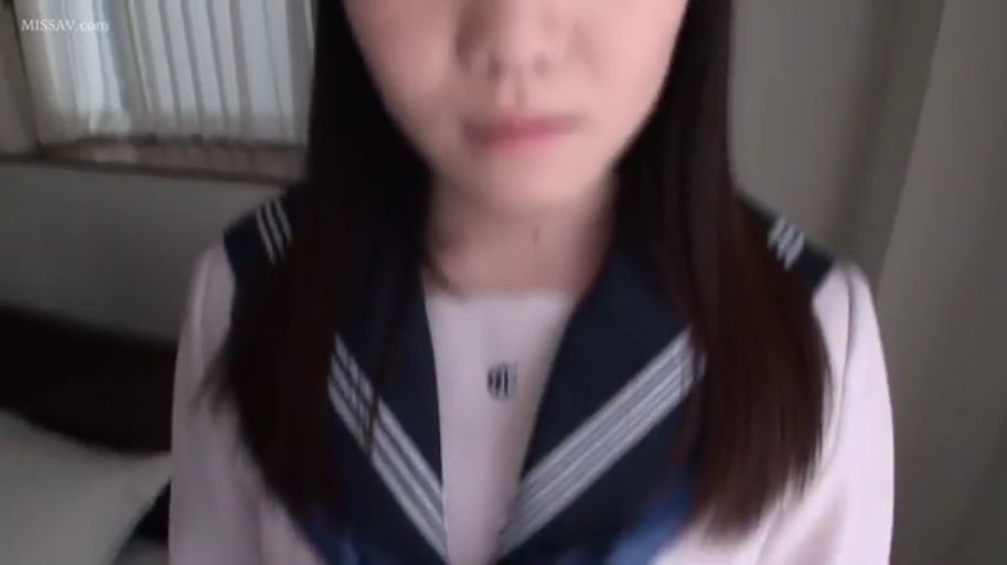 室内 · 站立 · 平静 · 半身特写 · 水手服 · 注视镜头 · 长发