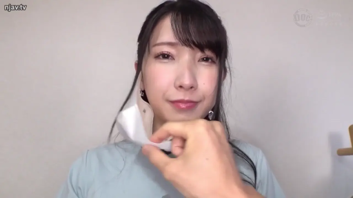 室内 · 微笑 · 面部特写 · 口罩 · 素人风 · 正面姿势 · 摘口罩 · 浅蓝色T恤