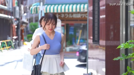 窗帘旁 · 性行为 · 跪趴 · 盆栽 · 局部打码 · 否 · 痛苦欢愉感 · 红色包边体操服