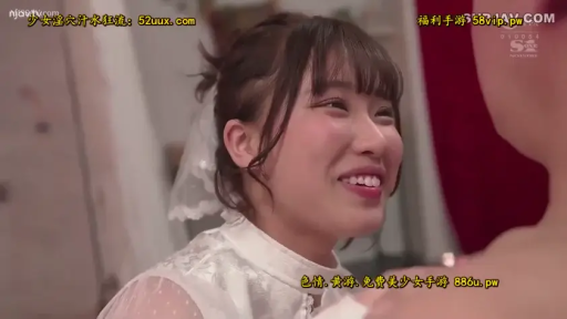 室内 · 角色扮演 · 微笑 · 面部特写 · 注视 · 仰视 · 婚纱 · 头纱