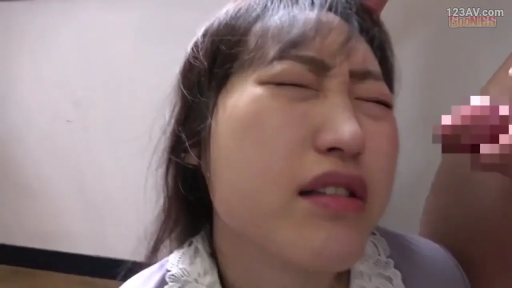 室内 · 顔部のクローズアップ · 仰頭 · 紫色蕾丝边衣服