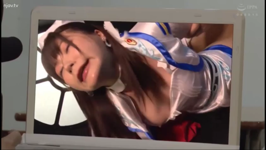 室内 · 脸部特写 · 迷离 · 俯卧 · 角色扮演服装 · 性快感