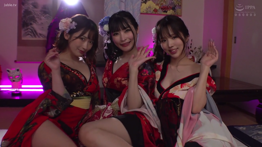 坐姿 · 和室 · 中景 · 微笑 · 多人 · 和服 · 挥手 · 头饰