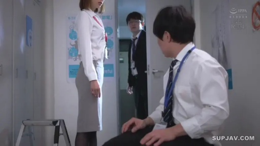 室内 · 俯身 · 第一视角 · 蕾丝内衣 · 注视 · 诱惑 · 乳沟