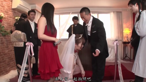 室内 · 全景 · 跪姿 · 婚纱