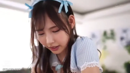 室内 · 俯身 · 脸部特写 · 女仆装 · 隐忍 · 俯视 · 发带