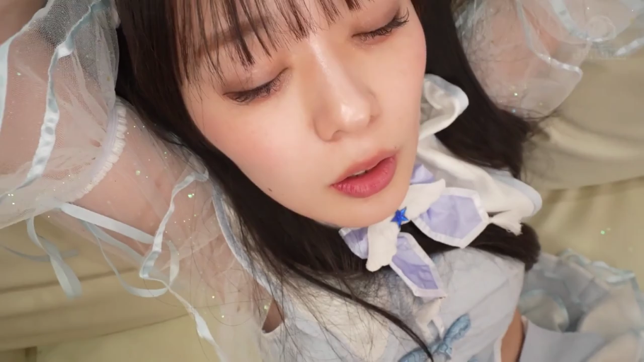 室内 · 顔部のクローズアップ · 迷離 · 仰臥 · 长发 · 偶像装