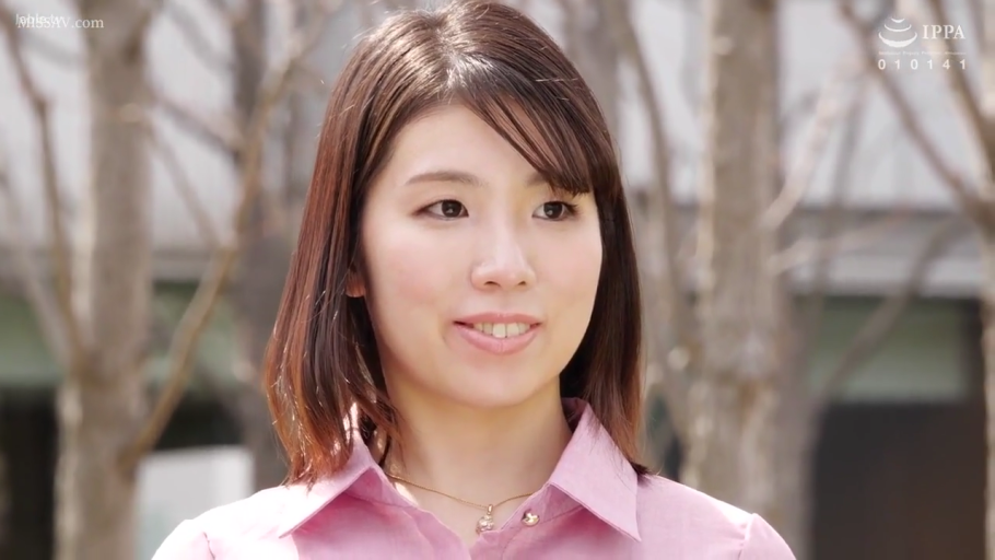 室内 · 坐姿 · 制服 · 诱惑 · 乳房 · 领结 · 揉胸 · VR视角