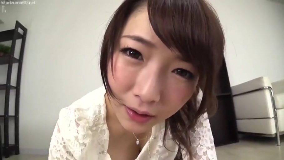 室内 · 俯身 · 脸部特写 · 白色蕾丝衫