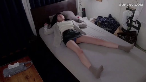 Whole body · Bedroom · Close your eyes · 纸巾盒 · Spread your legs · 灰色袜子 · 昏睡