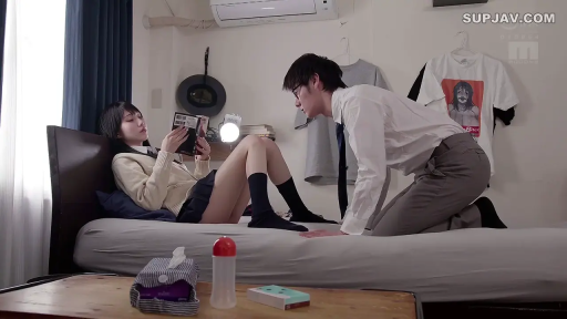 Bedroom · 全景 · Supine · Books · JK Uniform · indifferent · 读书