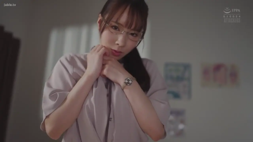 室内 · 面部 · 眼镜 · 站姿 · 衬衫 · 诱惑 · 凝视 · 职场风