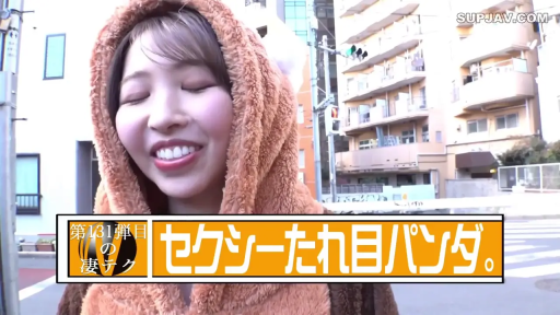 站立 · 头部特写 · 开心 · 户外街道 · 街拍 · 毛绒外套 · 微笑面对