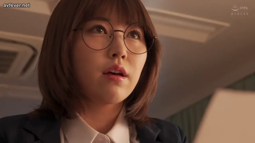 眼镜 · 办公室 · 面部特写 · 注视 · 仰视 · 惊讶 · 西装衬衫 · OL风格