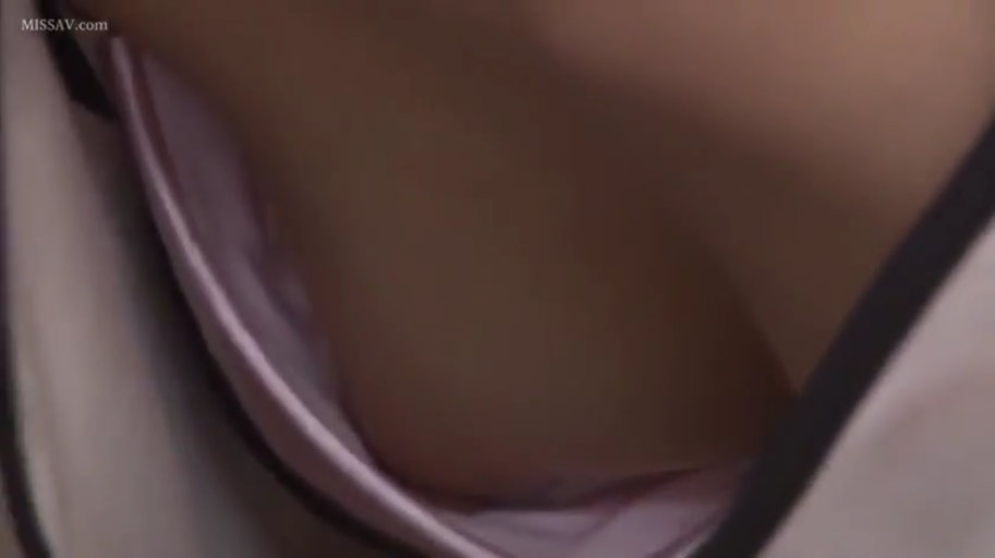 严肃 · 俯身 · 浴室 · 中景 · 白色衬衫 · 对视 · 浴缸 · 一男一女