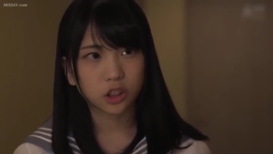 室内 · 脸部特写 · 水手服 · 长发 · 惊讶 · 正面 · 说话