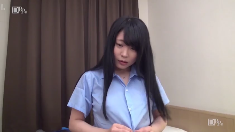 坐姿 · 卧室 · 羞涩 · 半身 · 长发 · 解纽扣 · 浅蓝色短袖衬衫