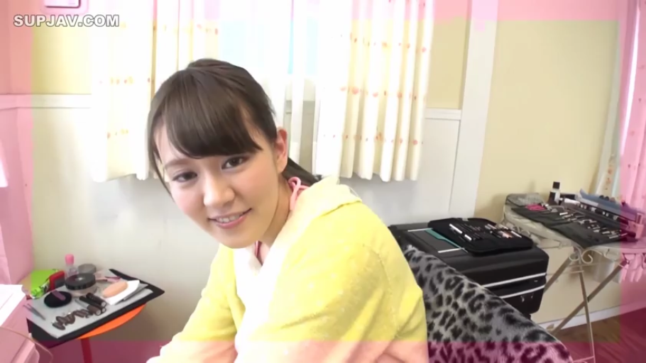 室内 · 闭眼 · 脸部特写 · 亲吻 · 舌头 · 舌吻 · 学生校服