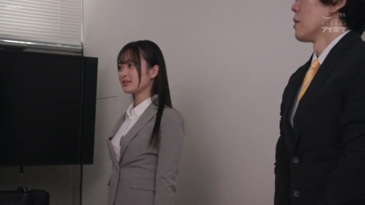 办公室 · Stand · Medium shot · 平静 · 对话 · Suit · Workplace · 电视