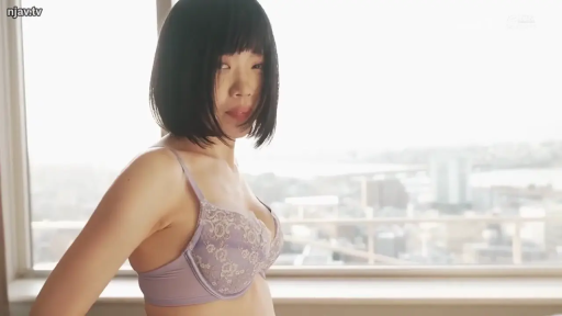 胸部 · 揉乳 · 性行为 · 闭眼 · 房间 · 紫色内衣 · 压制