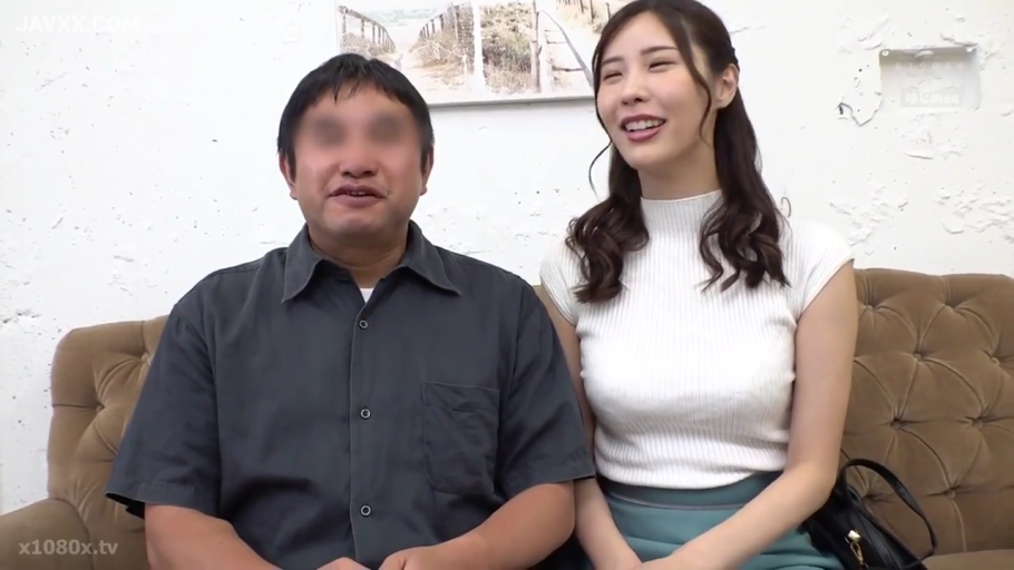性交 · 享受 · 字幕 · 全景 · 沙发 · 客厅 · 骑乘 · 粉色内衣与黑色丝袜