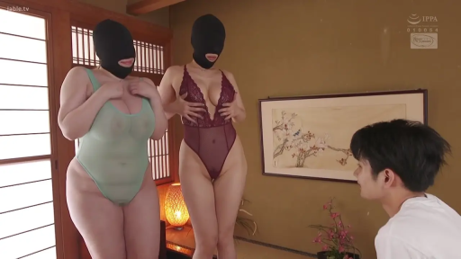 全身 · 站立 · 展示 · 观察 · 日式房间 · 头套 · 连体透视衣 · 蒙面诱惑