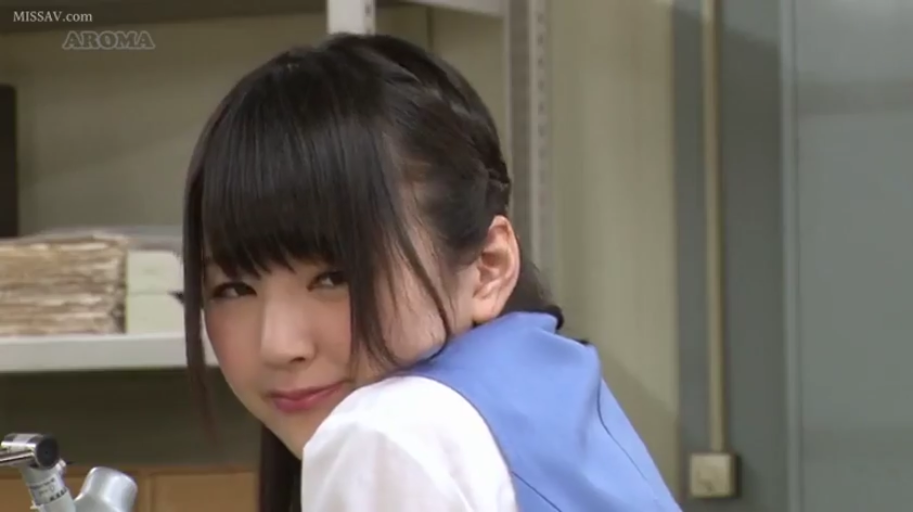 面部 · 办公室 · 回眸 · ビジネススーツ · アジア人女性 · 資料架 · 暧昧 · 偷看