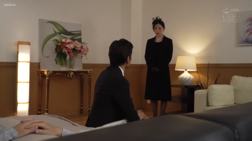 严肃 · 站立 · 办公桌 · 全景 · 对话 · 职业装 · 职场 · 办公前台