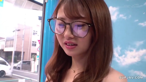 室内 · 会話 · メガネ · 全裸 · 微笑 · ネックレス · 顔のクローズアップ · 微侧