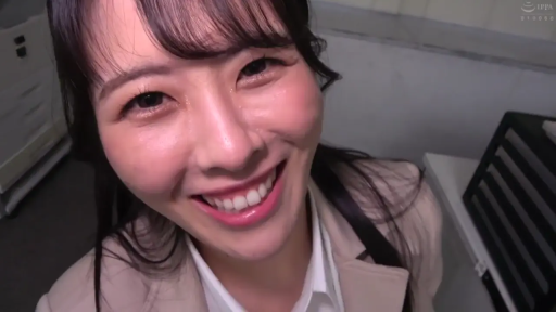 面部 · 办公室 · 微笑 · 西装 · POV · 俯视 · 开朗 · 打印机