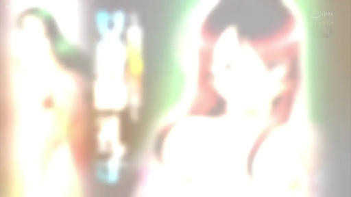 室内 · 比基尼 · 站立 · 中景 · 朦胧 · 模糊 · 看向镜头