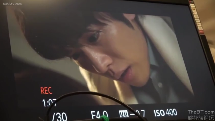 室内 · 脸部特写 · 衬衫