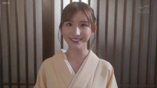 室内 · 站姿 · 平静 · 上半身 · 看向镜头 · 和服 · 亚洲女性