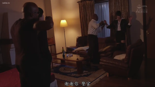 卧室 · 中景 · 床 · 白色T恤 · 跨坐 · 男女 · 兴奋 · 脱衣准备性交