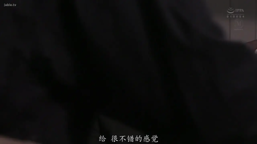 室内 · 黑色衣服