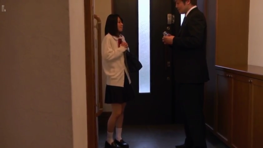 交谈 · 全身 · 站立 · 微笑 · 手提包 · JK制服 · 玄关