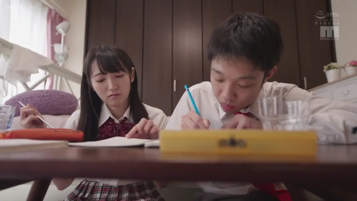 坐姿 · 专注 · 卧室 · 中景 · JK制服 · 日本AV · 学习 · 书桌