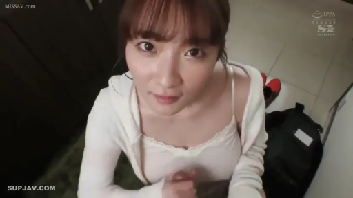 室内 · 面部特写 · 诱惑 · 仰视 · 手交 · POV · 吊带衫