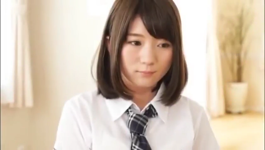 室内 · 平静 · 盆栽 · 凝视 · 近景 · JK制服 · 短发 · 正面