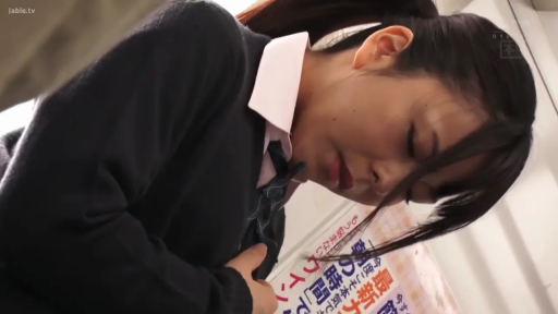 面部特写 · 职业制服 · 电车 · 低头俯身