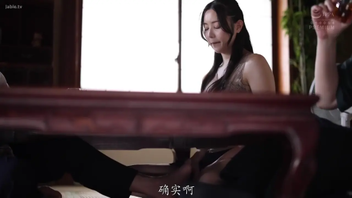 坐姿 · 羞涩 · 多人 · 男士内裤 · 浴巾 · 多人抚摸 · 卧室床上 · 胸部抚摸特写