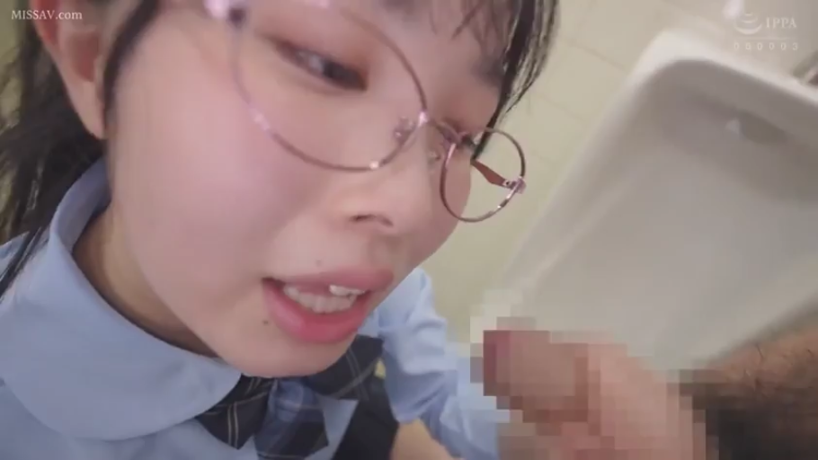 俯身 · 脸部 · 眼镜 · 口交 · 张口 · 打码 · 制服 · 洗手间